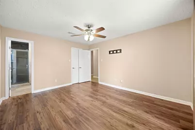 15214 Saint Cloud Drive, Houston, TX 77062 - Photo 22