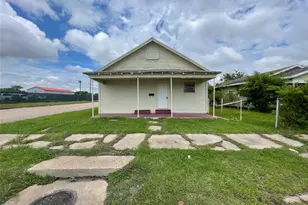 501 14th St, Port Arthur, TX 77640 - Photo 1