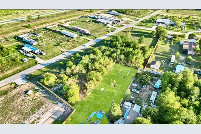 812 County Road 3570, Cleveland, TX 77327 - Photo 2