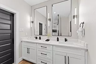 6904 Covington Dr, Houston, TX 77091 - Photo 32