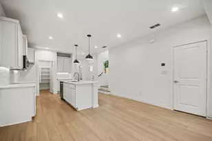2713 Tierwester St, Houston, TX 77004 - Photo 10