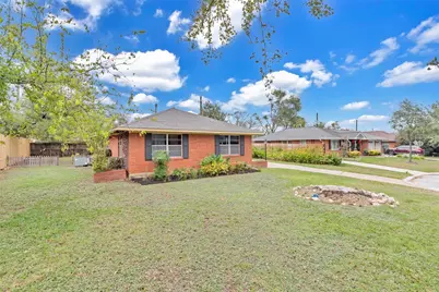 1803 Sea Queen Court, Houston, TX 77008 - Photo 10
