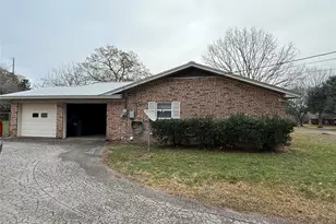 224 Tait St, Columbus, TX 78934 - Photo 2