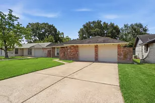 7627 Kellwood Dr, Houston, TX 77040 - Photo 2