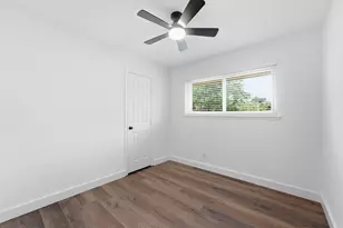 7627 Kellwood Dr, Houston, TX 77040 - Photo 10
