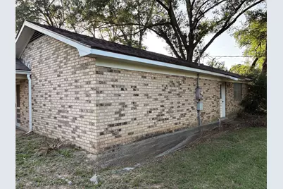 677 N Fowlkes Street, Sealy, TX 77474 - Photo 26