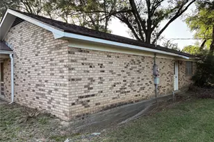 677 N Fowlkes St, Sealy, TX 77474 - Photo 26