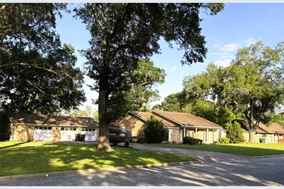 677 N Fowlkes Street, Sealy, TX 77474 - Photo 8