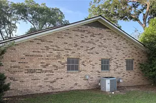 677 N Fowlkes St, Sealy, TX 77474 - Photo 22