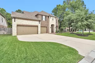106 Cliftons Curv Wy, Montgomery, TX 77316 - Photo 4