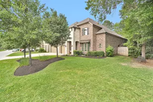 106 Cliftons Curv Wy, Montgomery, TX 77316 - Photo 2