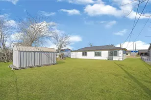2126 Hillshire Dr, Deer Park, TX 77536 - Photo 4