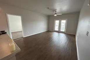 2136 W 34th St, Houston, TX 77018 - Photo 2