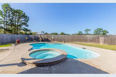 665 Winchester Drive, Bridge City, TX 77611 - Photo 4