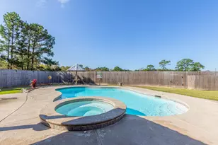 665 Winchester Dr, Bridge City, TX 77611 - Photo 4