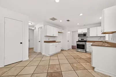 42 Rockridge Drive, The Woodlands, TX 77381 - Photo 14