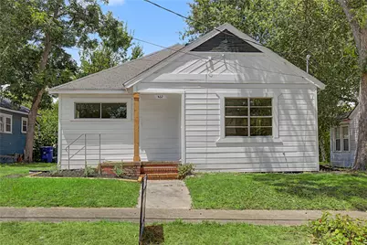 632 University Avenue, Huntsville, TX 77320 - Photo 1