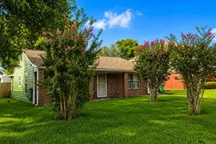 7622 Azalea St, Houston, TX 77023 - Photo 2