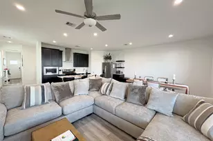 2913 Crown Gate Dr, Houston, TX 77047 - Photo 8