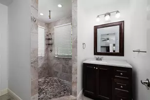 12826 Hill Dr, Conroe, TX 77304 - Photo 10