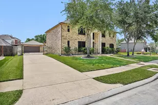 2944 Auburn Woods Dr, Pearland, TX 77581 - Photo 2