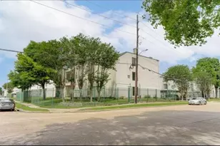 2818 S Bartell Dr, Houston, TX 77054 - Photo 12