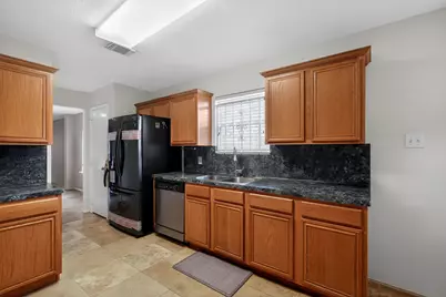 11726 Wilson Pines Court, Houston, TX 77031 - Photo 10
