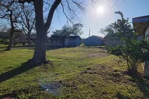 3 Ivy Ct, Jones Creek, TX 77541 - Photo 28