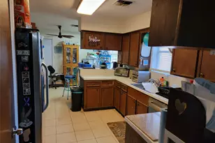 3 Ivy Ct, Jones Creek, TX 77541 - Photo 6