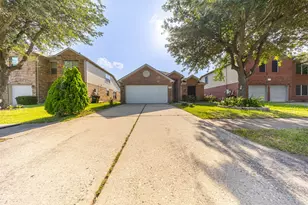 2203 Mountain Ranch Dr, Houston, TX 77049 - Photo 2