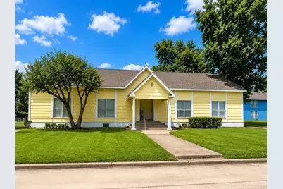 513 E Caney Street, Wharton, TX 77488 - Photo 2
