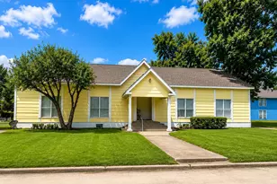 513 E Caney St, Wharton, TX 77488 - Photo 2