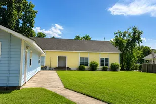513 E Caney St, Wharton, TX 77488 - Photo 4