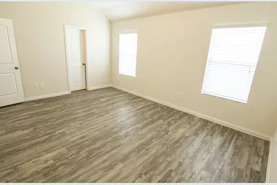906 Ember Wood Court, La Marque, TX 77568 - Photo 8
