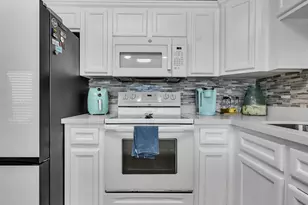 10109 Schaper Rd, Galveston, TX 77554 - Photo 8