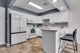 10109 Schaper Rd, Galveston, TX 77554 - Photo 6