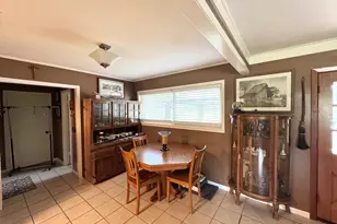 208 Robinhood Cir, Crockett, TX 75835 - Photo 6