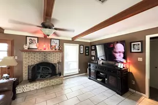 208 Robinhood Cir, Crockett, TX 75835 - Photo 4