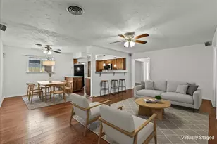 635 Meadowlawn St, La Porte, TX 77571 - Photo 12