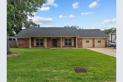 635 Meadowlawn St, La Porte, TX 77571 - Photo 1