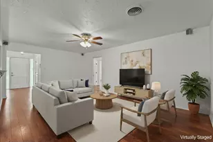 635 Meadowlawn St, La Porte, TX 77571 - Photo 14