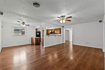 635 Meadowlawn St, La Porte, TX 77571 - Photo 12