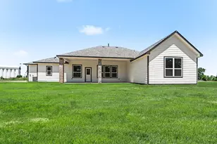 27 Red Barn Rd, Bay City, TX 77414 - Photo 32