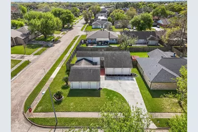 2503 Corral Trail, Friendswood, TX 77546 - Photo 2