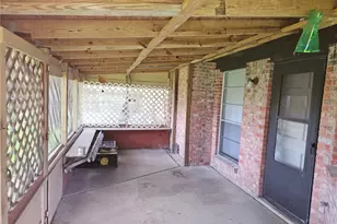 909 Lilac St, La Marque, TX 77568 - Photo 2