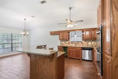 618 Hillcrest Circle, Huntsville, TX 77340 - Photo 14