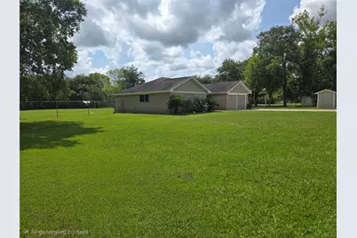 610 Avenue C, Alvin, TX 77511 - Photo 2