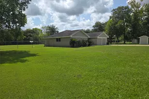610 Avenue C, Alvin, TX 77511 - Photo 2