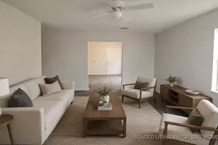 215 Blackshear St, Tomball, TX 77375 - Photo 4