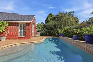 4507 Canyon Crest Dr, League City, TX 77573 - Photo 2